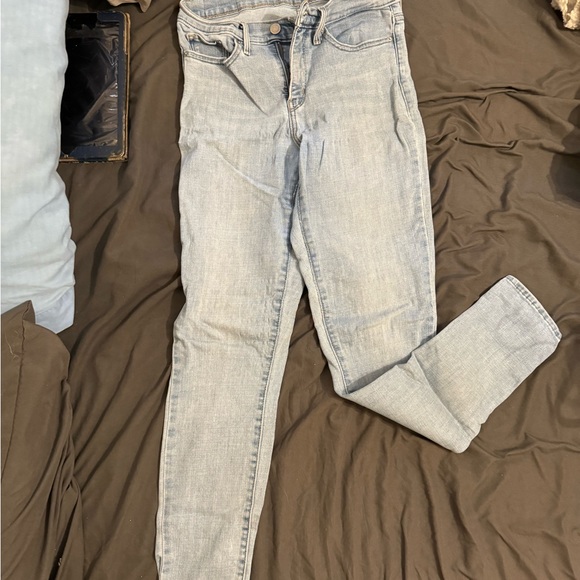 Levi’s 311 shaping jeans in light wash! - Picture 2 of 2